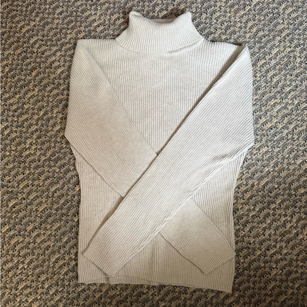 3/$15 🌟 Crystal Kobe Ribbed Turtleneck Sweater 🤍 Neutral Fitted Knit Size M